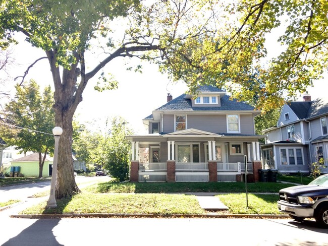 Primary Photo - 301 W. Illinois