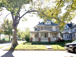 Building Photo - 301 W Illinois St