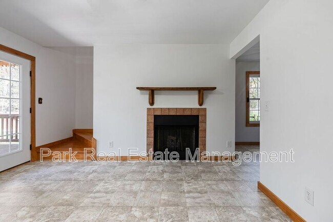 Building Photo - 35 Hedgecock Farm