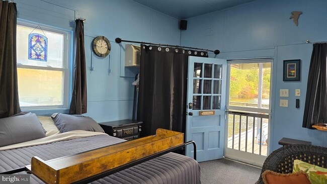 Building Photo - 36 Shore Dr