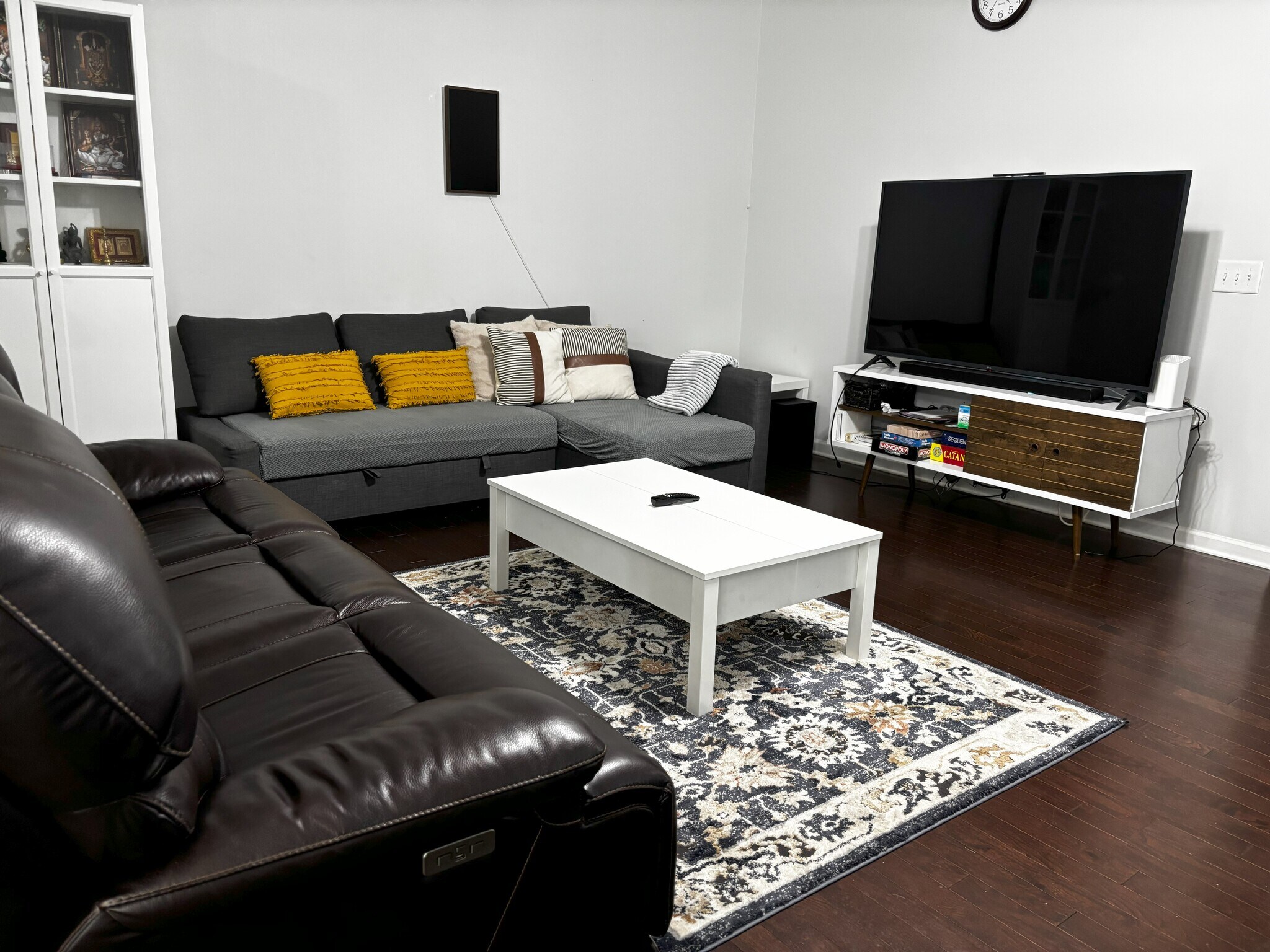 Building Photo - 5600 Moresby Ct
