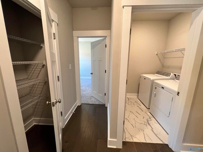 Building Photo - 440 Tillane Pk Cir