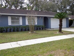 Building Photo - 721 Regent Cir S