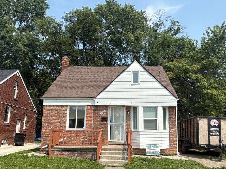 Primary Photo - 9636 Marlowe St