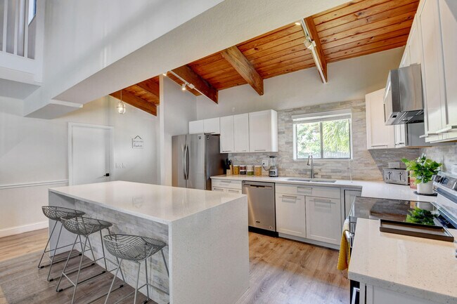 Building Photo - 2482 Sundy Ave