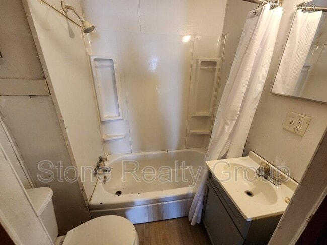 Building Photo - 2044 N 11th St