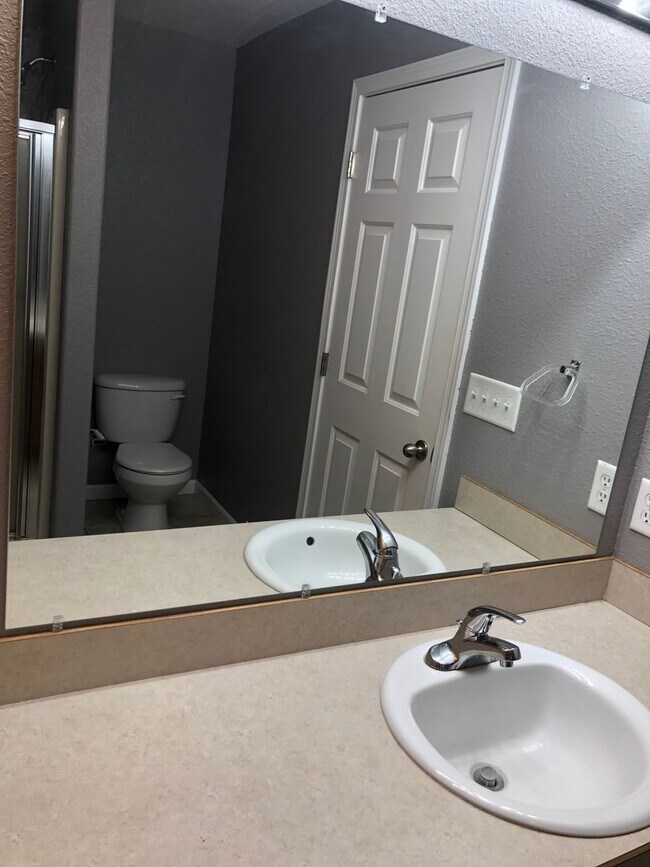 Building Photo - 6406-6408 Onyx Avenue