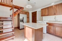 Building Photo - 32 Birch Crescent