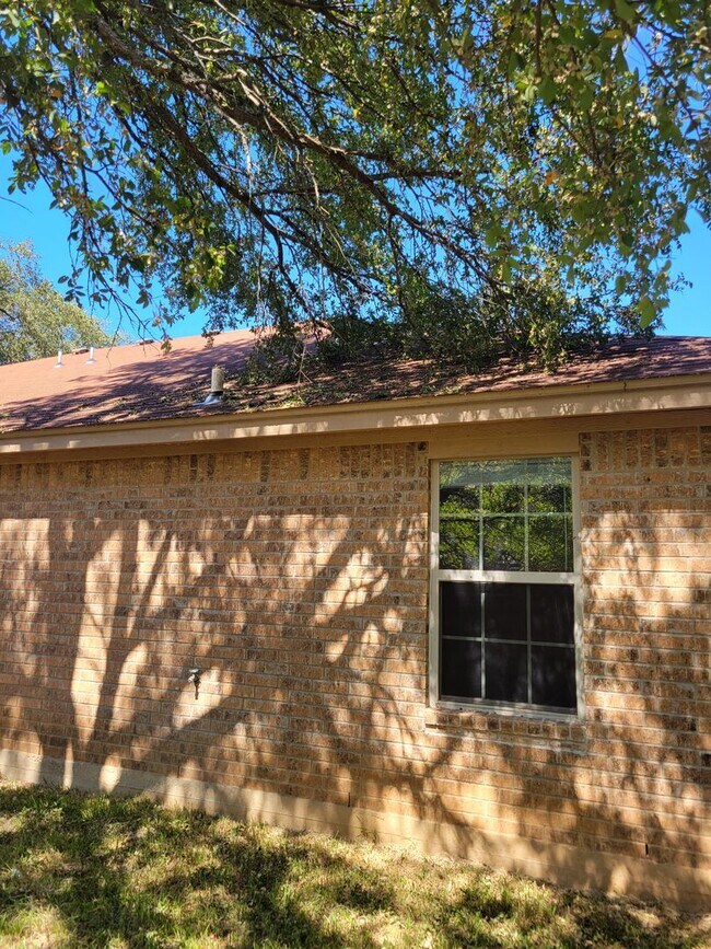 Building Photo - 1611 Libby Ln