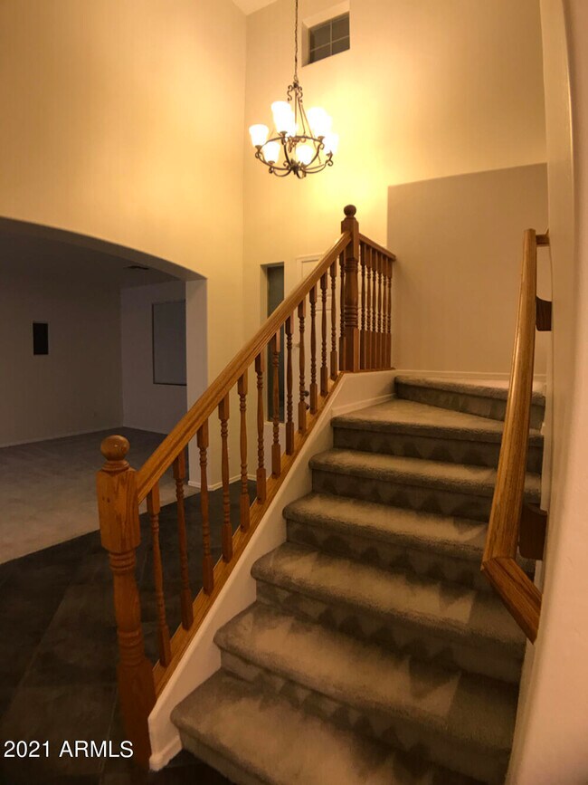 Building Photo - 17584 W Acacia Ct