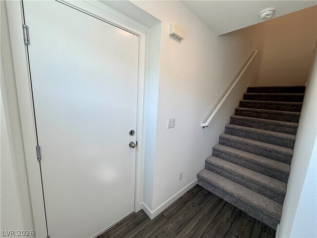 Building Photo - 4234 Vivenda St