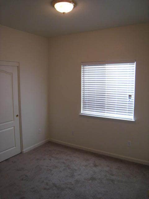 Building Photo - $500 off 1st month's rent for this Browns ...
