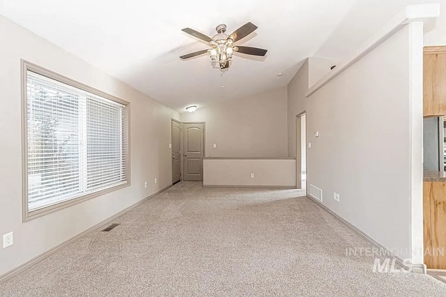 Building Photo - 2221 Frontier Dr