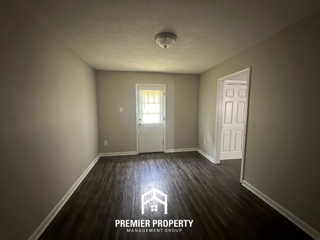 Building Photo - Modern 3BR/2BA Bartlett Area Home | Brick Fireplace & Spacious Fenced Yard