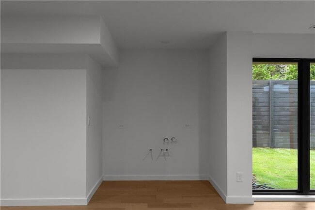 Building Photo - 3566 Cantrell Rd NE