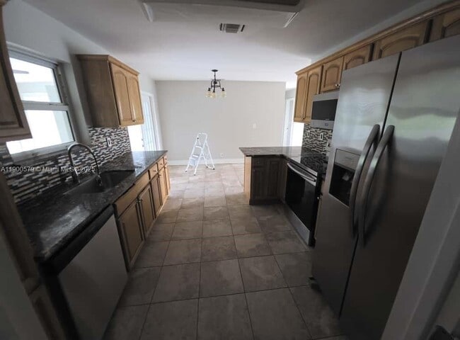 Building Photo - 3713 Island Rd