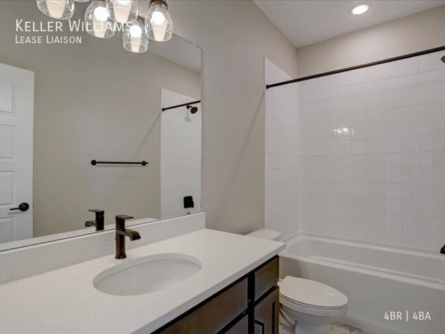 Building Photo - 8800 Hugo Dr