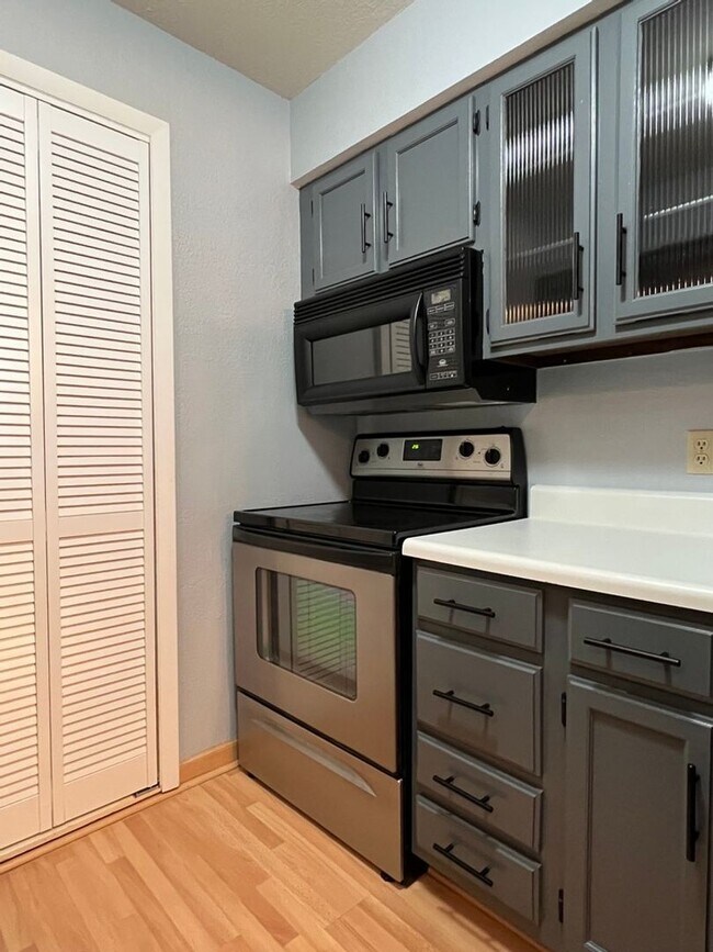 2BDR 1BTH Condo in Haslett Assigned Ca... 5402 Maple Ridge Rd