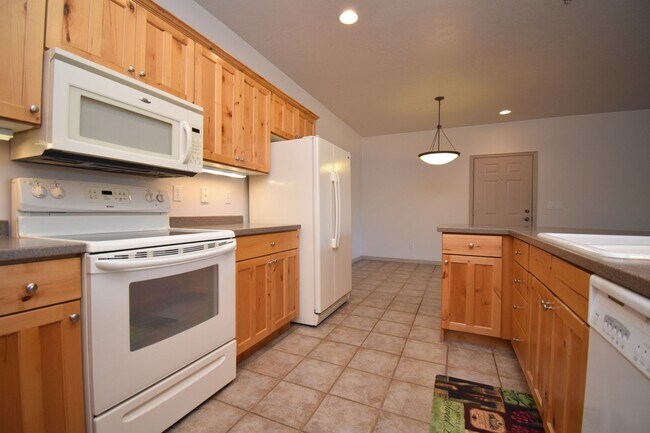 Building Photo - 1255 Wolf Hollow Ln