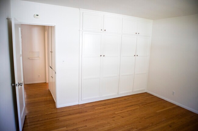 Bedroom #1 - 1124 Chelsea Ave