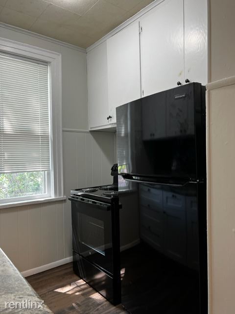 Building Photo - 3 br, 1 bath Triplex - 1104 N 5th St