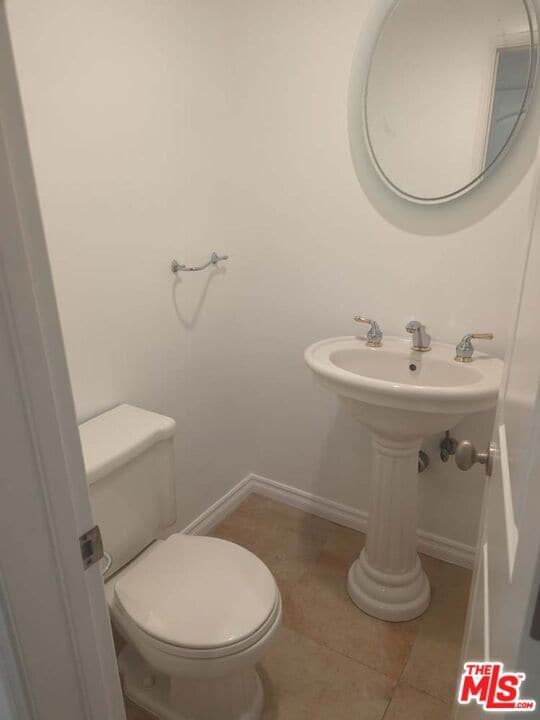Building Photo - 1156 Las Pulgas Pl