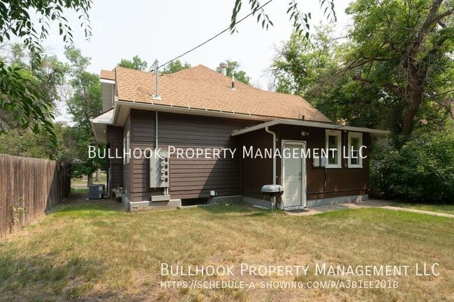 Building Photo - 706 3rd Ave
