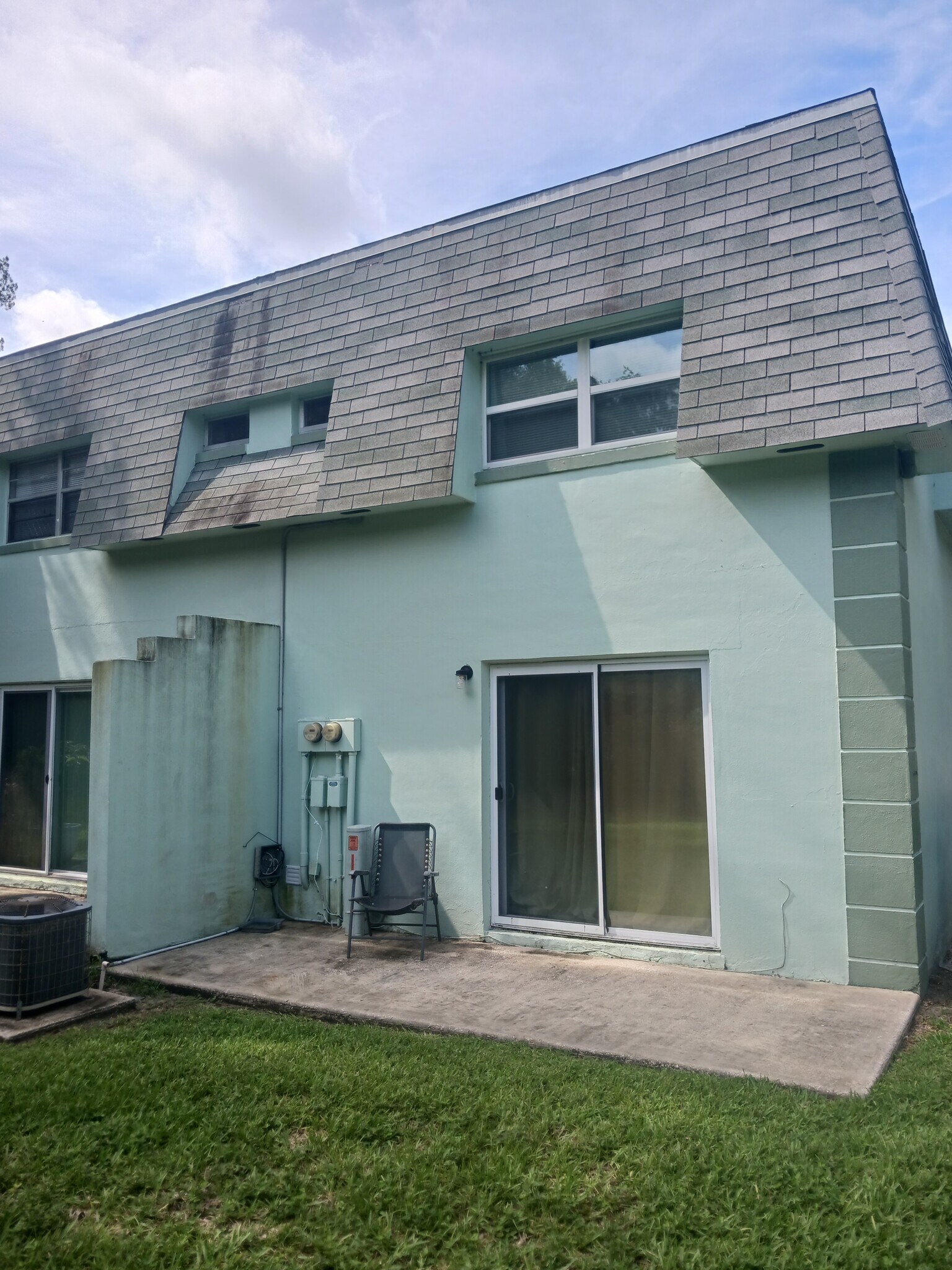 Building Photo - 1525 SE 25th St