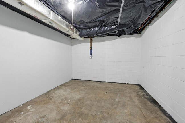 Building Photo - 3 Bedroom Pet Friendly Home For Rent Near Downtown Clarksville