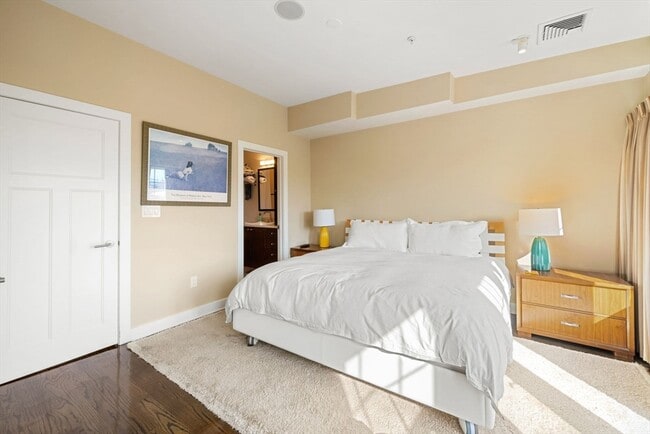 Building Photo - 410 Columbus Ave