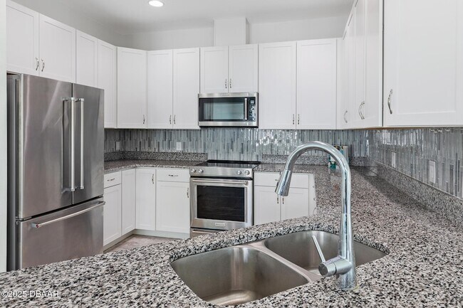 Building Photo - 621 Beach Bum Blvd