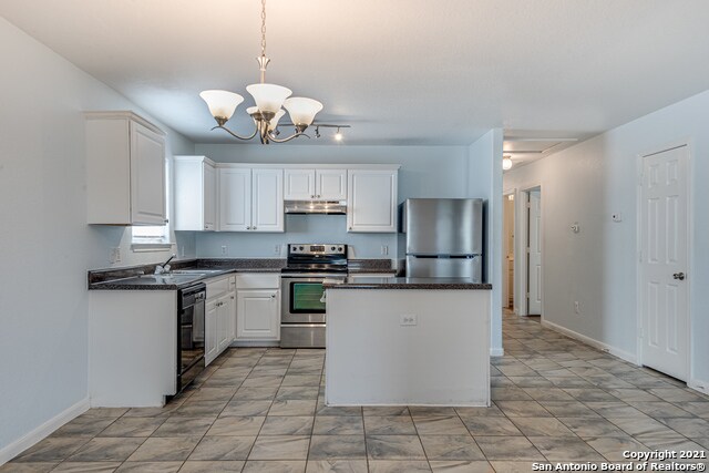 Building Photo - 11243 Country Canyon