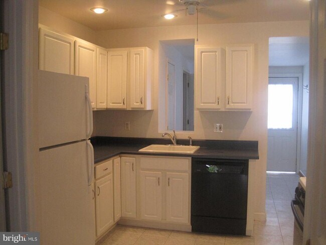 Building Photo - 1404 Woodall St