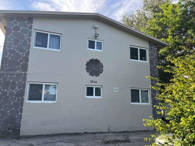 Building Photo - 1844 NW 19th St