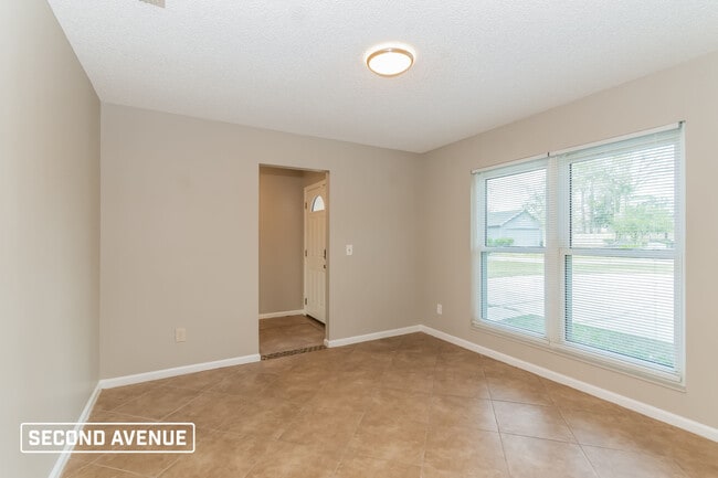 Building Photo - 8236 Hot Springs Dr N