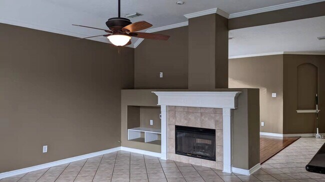 Building Photo - 5602 Walkabout Way