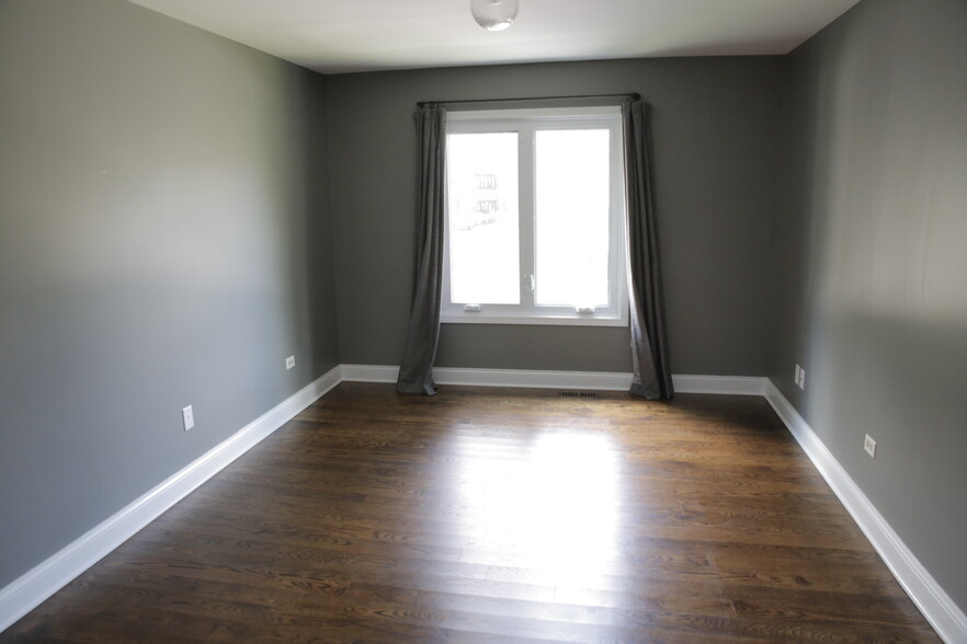Building Photo - 17571 Cambridge Pl