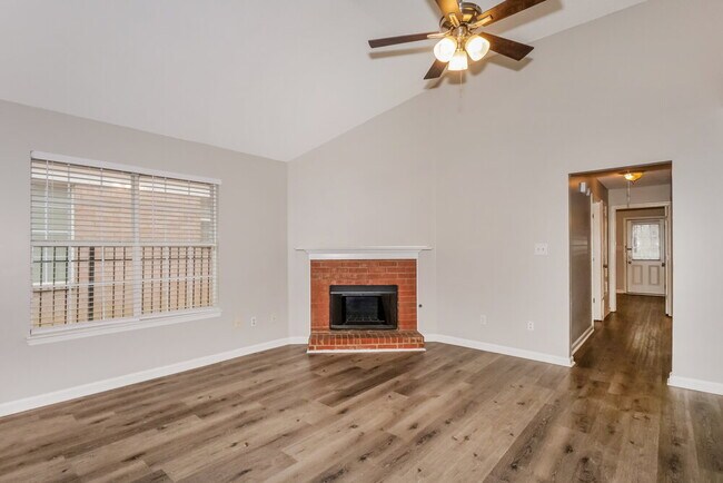 Building Photo - 330 Avery Jordan Cove