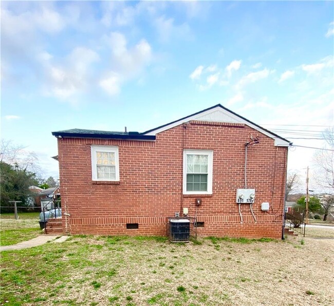 Building Photo - 1789 Cahoon St SW