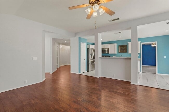 Building Photo - 2201 Tailburton Ct