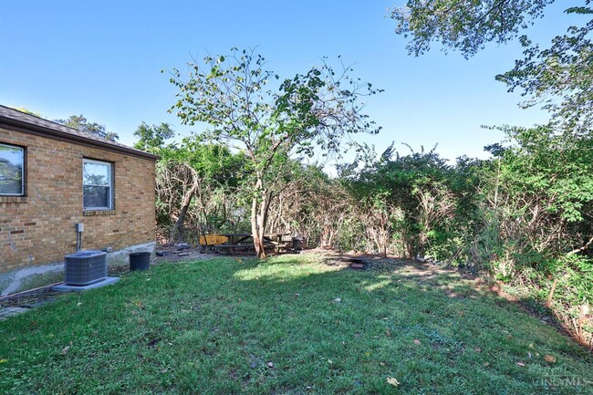 Building Photo - Two Bedroom Home for UC Students for This ...