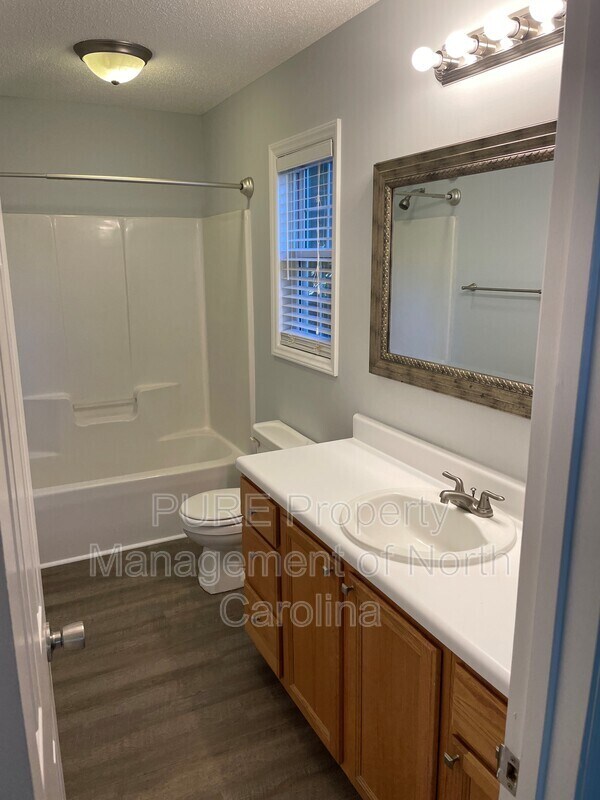 Building Photo - 1044 Amber Acres Ln