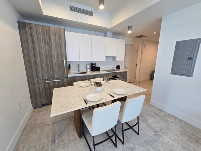 Building Photo - 190 SW 8th St