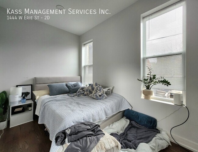 Building Photo - 1444 W Erie St