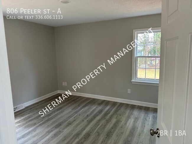 Building Photo - 806 Peeler St