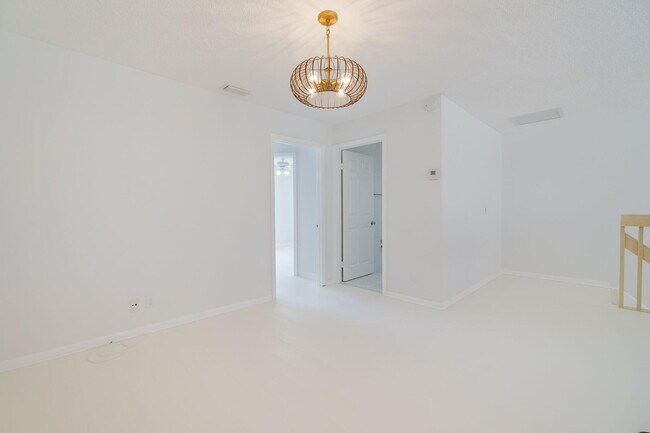 Building Photo - 12236 Sag Harbor Ct
