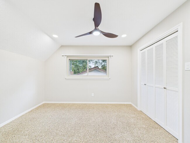 Building Photo - 3018 Highland Laurels Dr