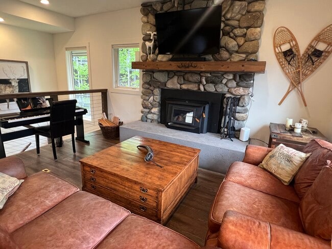Building Photo - 109 Latigo Ln