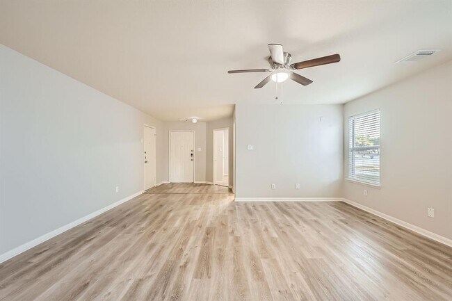 Building Photo - 6602 Fairbrook Park Ln