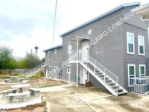 Building Photo - AVAILABLE NOW! FULLY FURNISHED 2 Bedroom /...